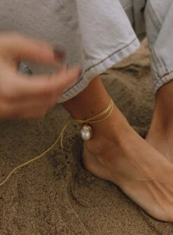 PEARL BEZEL STRAND -Alv Jewels C79A6453 9078d411 74ff 41d1 8d7c 1221d0cdc2ff