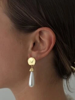 ENGRAVED PIA PEARL EARRINGS